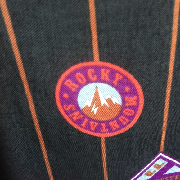 INTERNATIONAL STEFANO SPORTSWEAR SQUARE SCARF - Picture 3 of 10